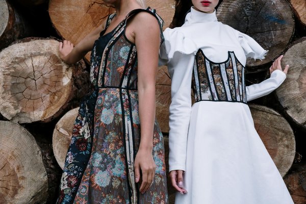 Transformez votre corps pour le grand jour : les meilleures techniques de yoga prénatal à adopter